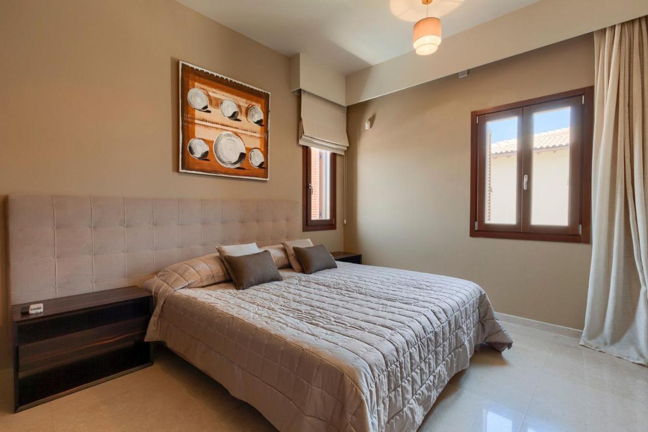 Villa Aphrodite Hills Holiday Residences The Mythos Collection Villas 5 Bedroom Mythos Collection Villa - Av06